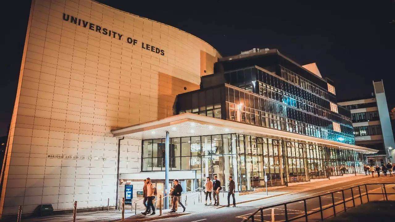 ���ȴ�ѧ���˳���д������